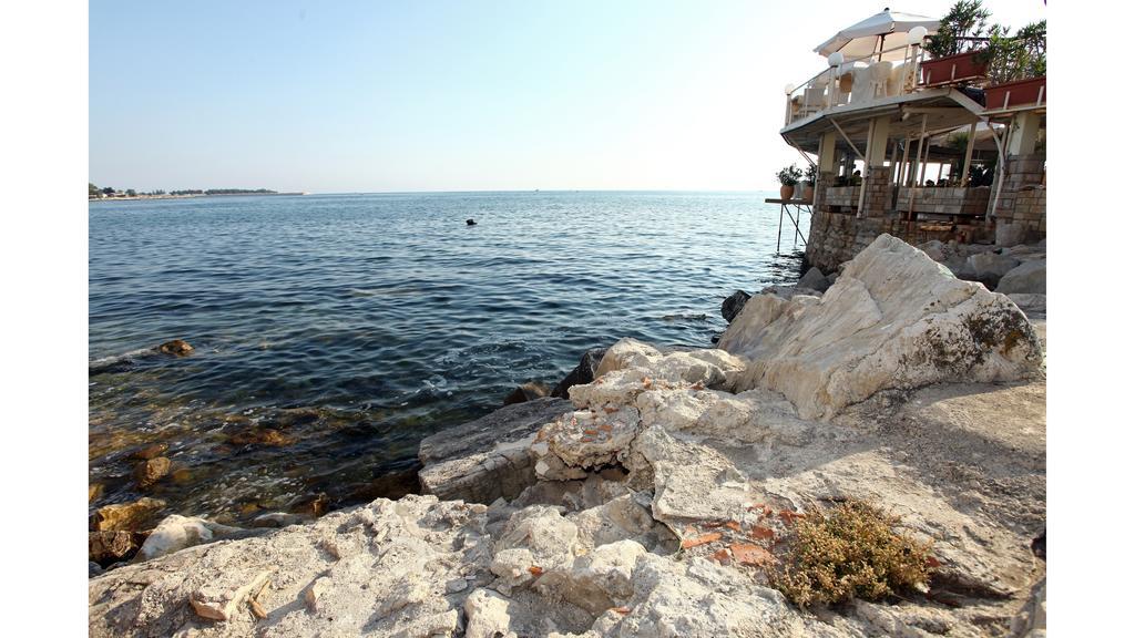 Lovely Apartment Es Umag Phòng bức ảnh